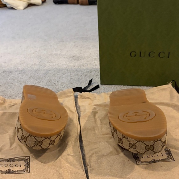 Gucci Tan Monogram Sandals - Picture 7 of 8